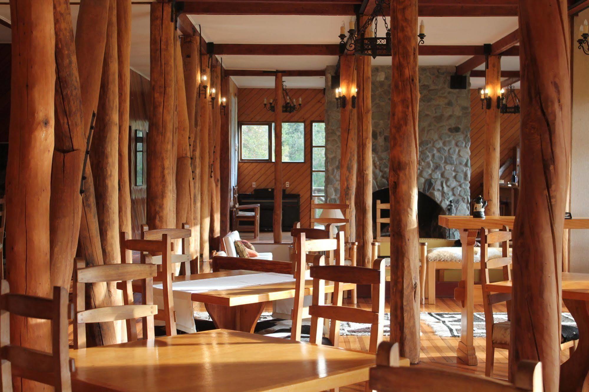 Mitico Puelo Lodge Las Gualas Exterior photo