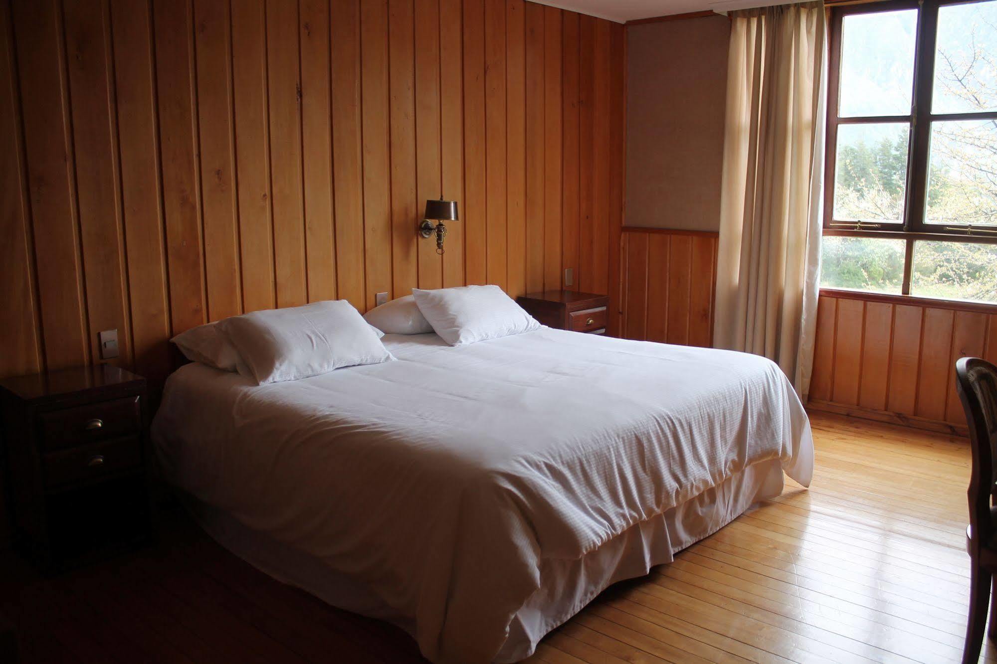 Mitico Puelo Lodge Las Gualas Exterior photo