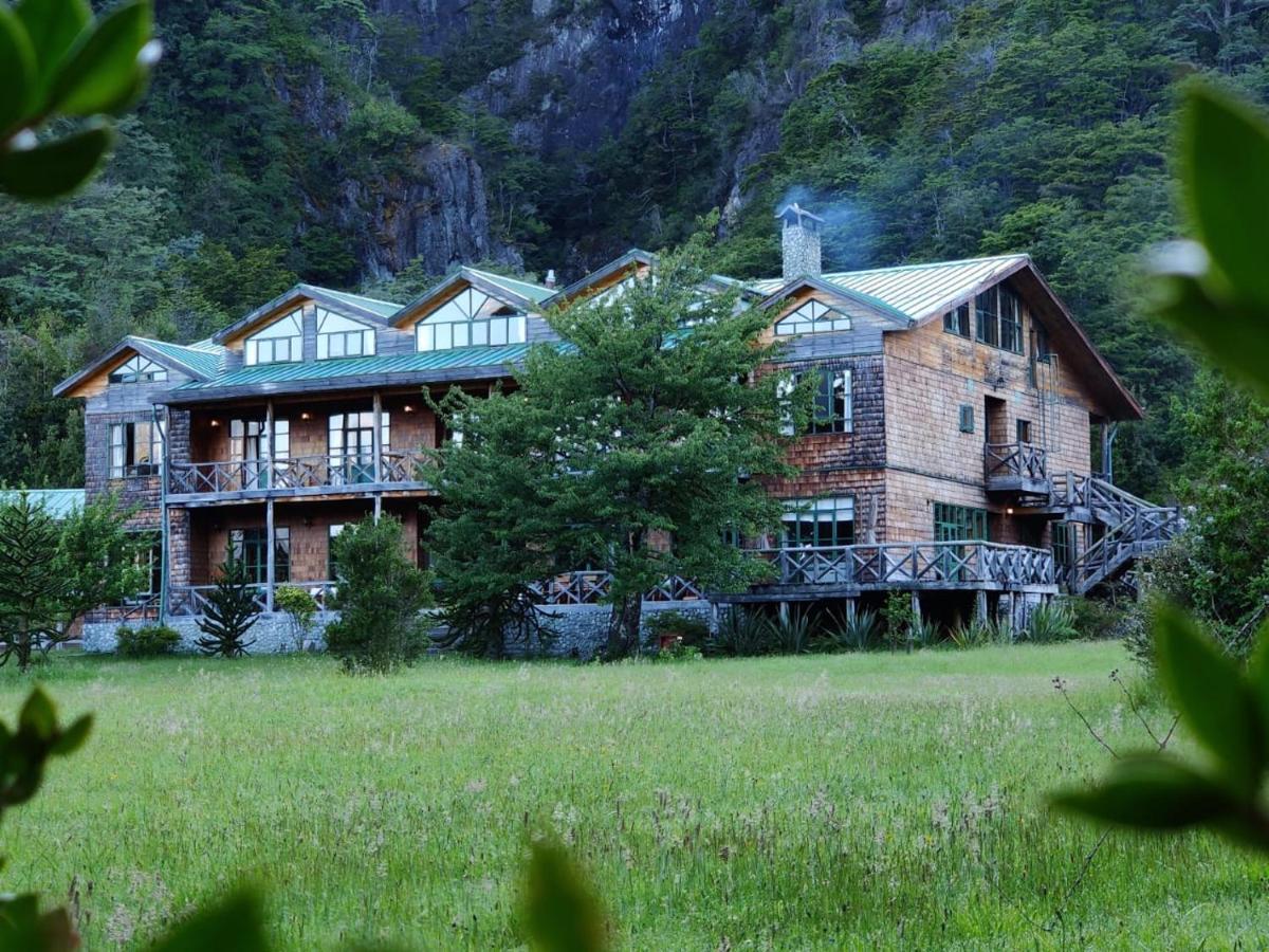 Mitico Puelo Lodge Las Gualas Exterior photo